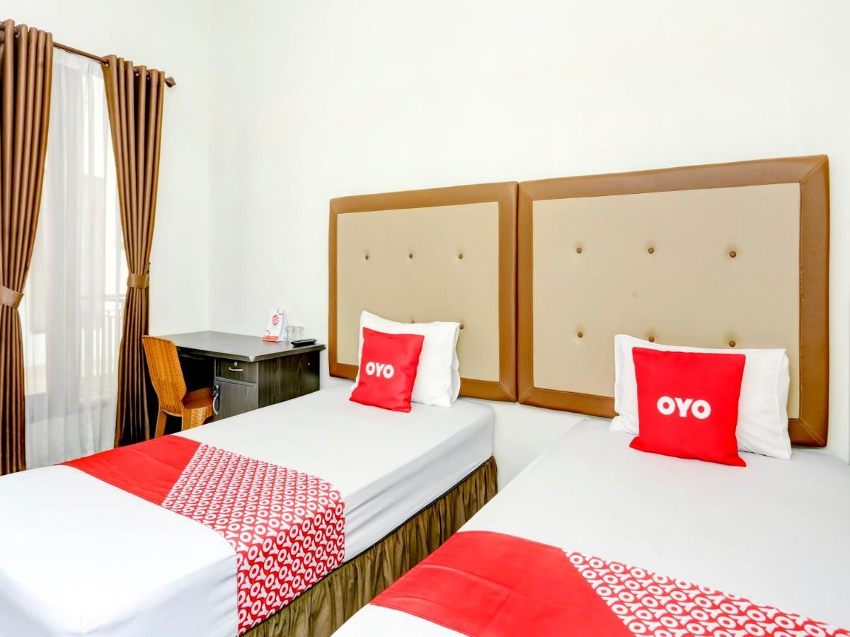 Oyo 3884 Dixie Syariah Guest House Samarinda Exterior photo